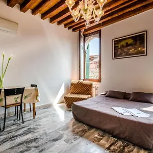  Apartment Venice Apartments Italy