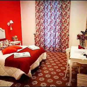Apartment Resta Cu Mme, Naples
